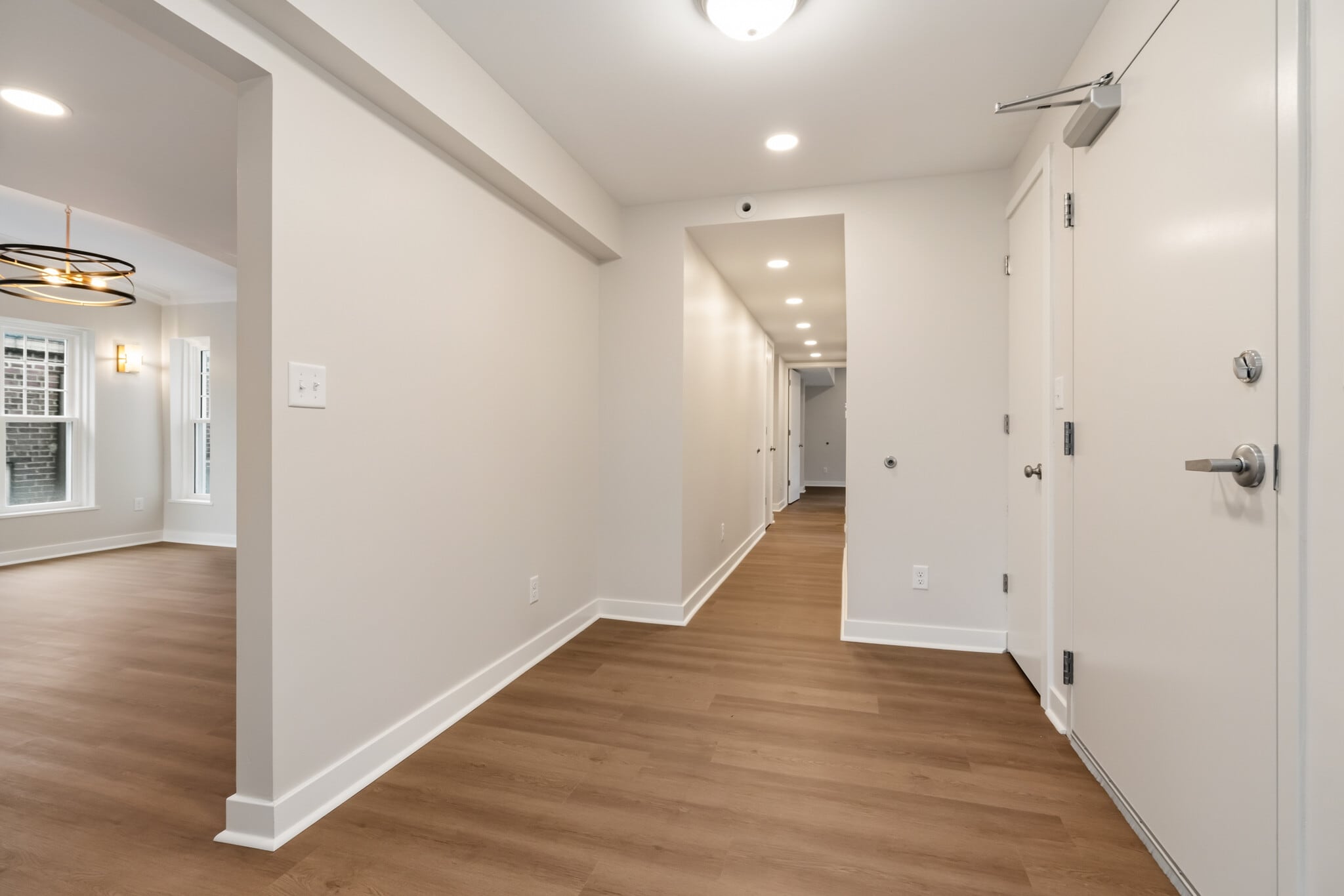 Entrance / Hallway - 2009 Wendover St