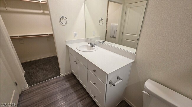 Building Photo - 3721 Celesta Vis Ave