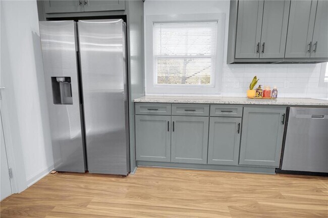 Building Photo - 3119 Piper Dr