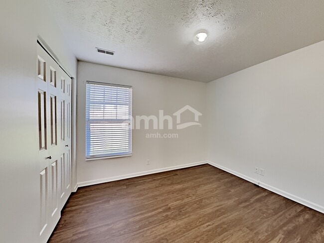 Building Photo - 4804 Irving Ln