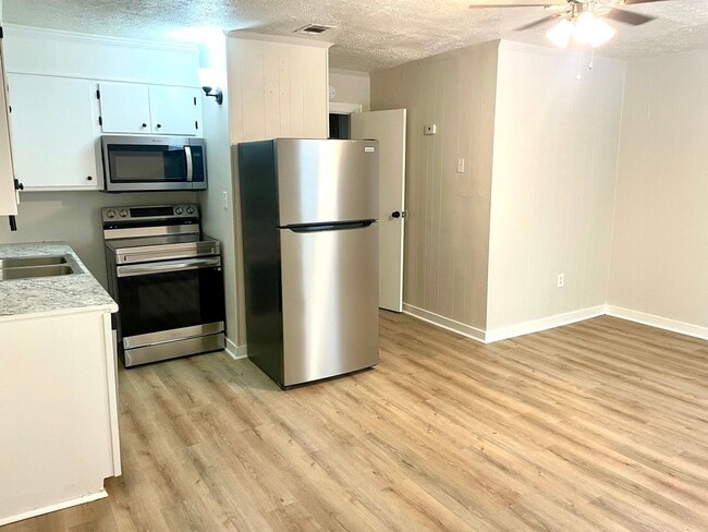 Building Photo - 1 Bed/1 Bath Available in Brandon! 39042