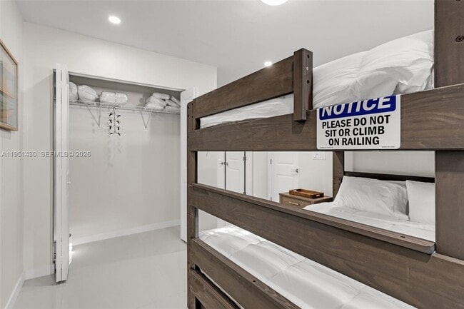 Building Photo - 1075 NE 12th Ave