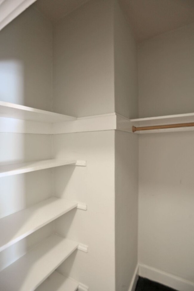 Building Photo - OPEN HOUSE: Sunday (5/4) 12:45pm-1:15pm. A...