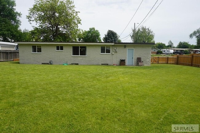 Building Photo - 613 Sykes Dr