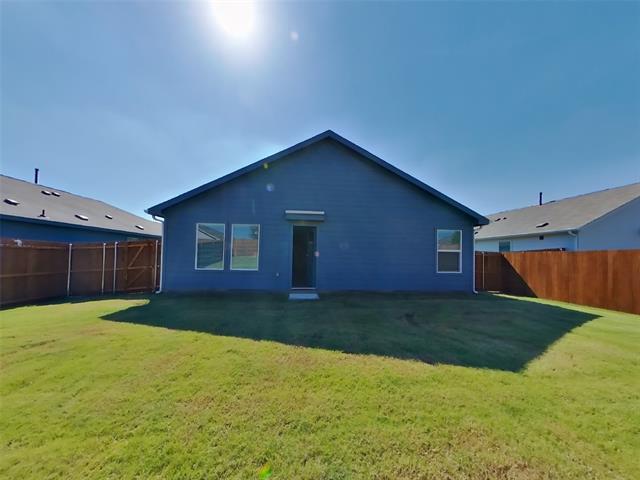 Building Photo - 1616 Parlier St