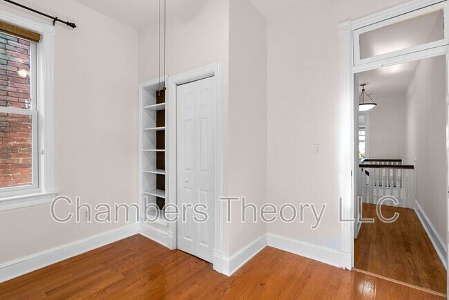 Building Photo - 1745 1st St NW