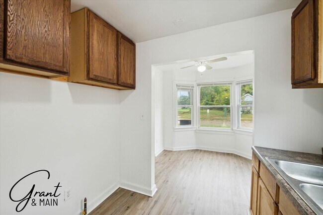 Building Photo - 13926 Rockdale St