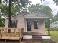Building Photo - 2 BEdroom 1 Bath House
