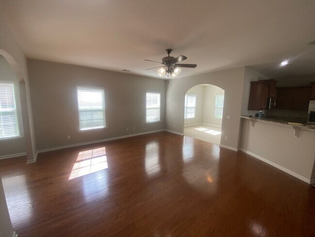 Building Photo - 4 Bedrooms 2.5 Baths in Richmond Hill, Available in 8/10/26!! Located in the sought-after Buckhea...