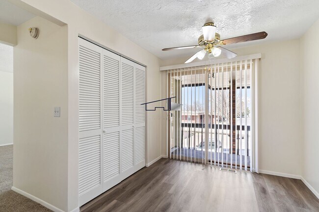 Building Photo - 350 E 4850 S