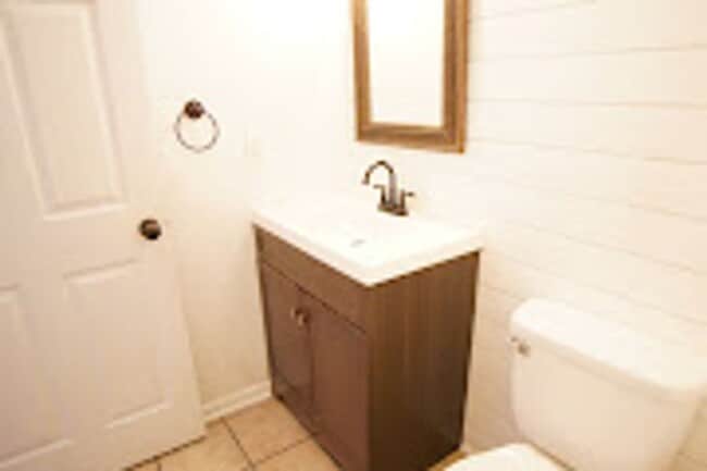Building Photo - 2/2 with deck in Settlers Creek!