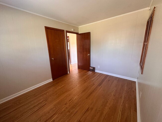 Building Photo - 4806 Imperial Terrace