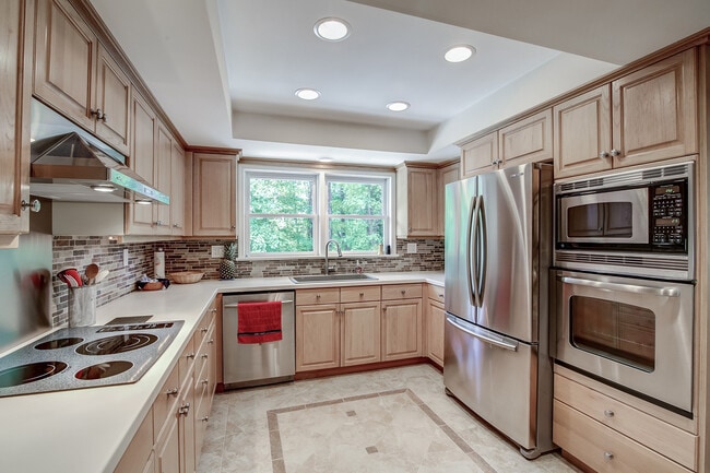 Building Photo - 720 Langford Ln NW