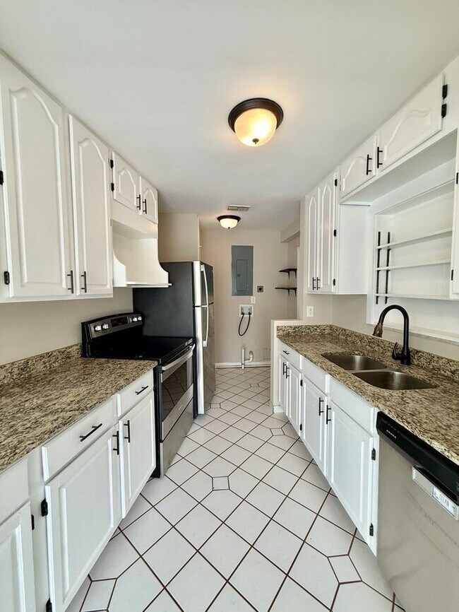 Building Photo - Cute 3/2 Home in Deltona!