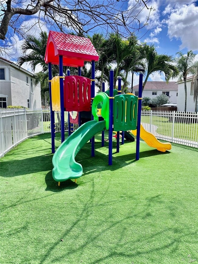 Building Photo - 5628 NW 113th Ave