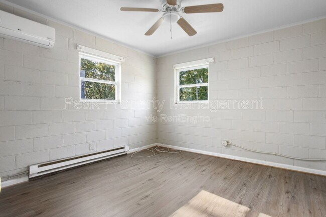 Building Photo - 925 N 20th St