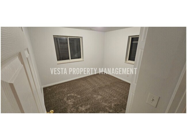 Building Photo - 981 Hudson St