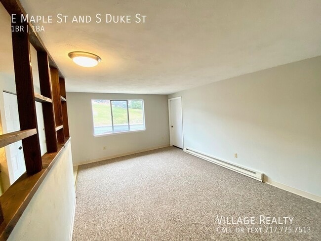 Building Photo - 509 E Maple St