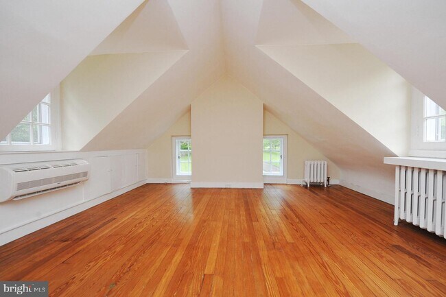 Building Photo - 1420 Creek Road Trail