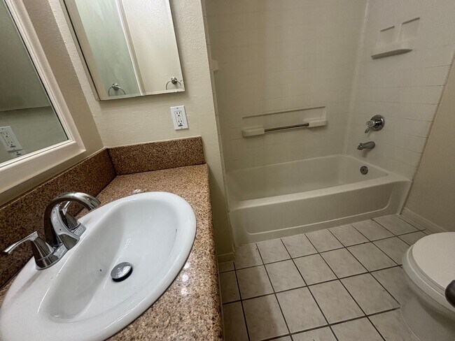 Building Photo - Charming 3-Bedroom Condo with Community Po...