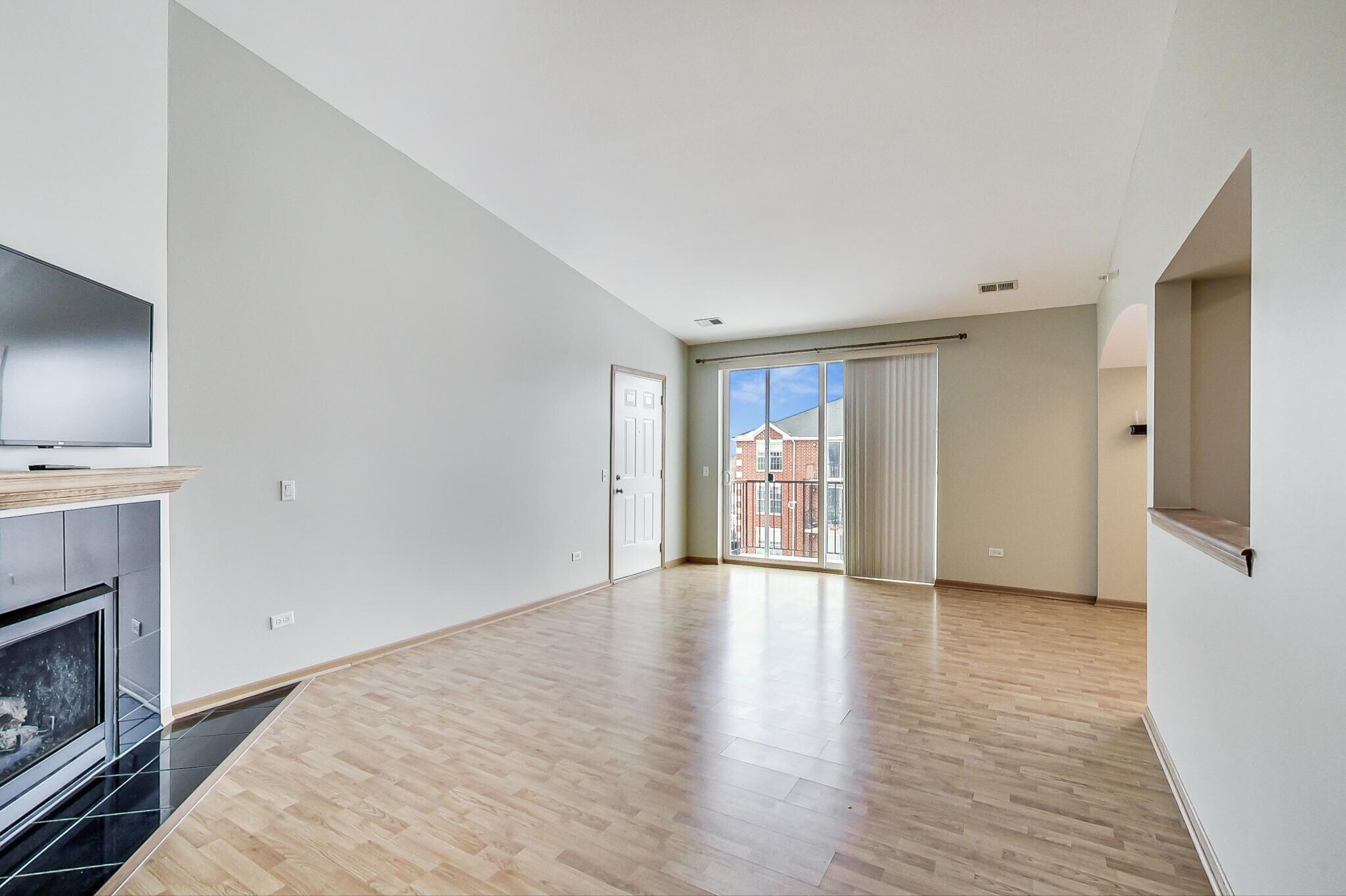 Building Photo - 16600 Liberty Cir