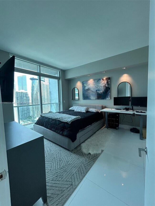 Building Photo - 500 Brickell Ave