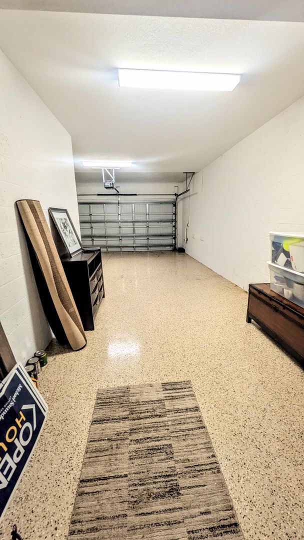 Building Photo - Annual TURNKEY 3 bed 2 bath in the Montserrat