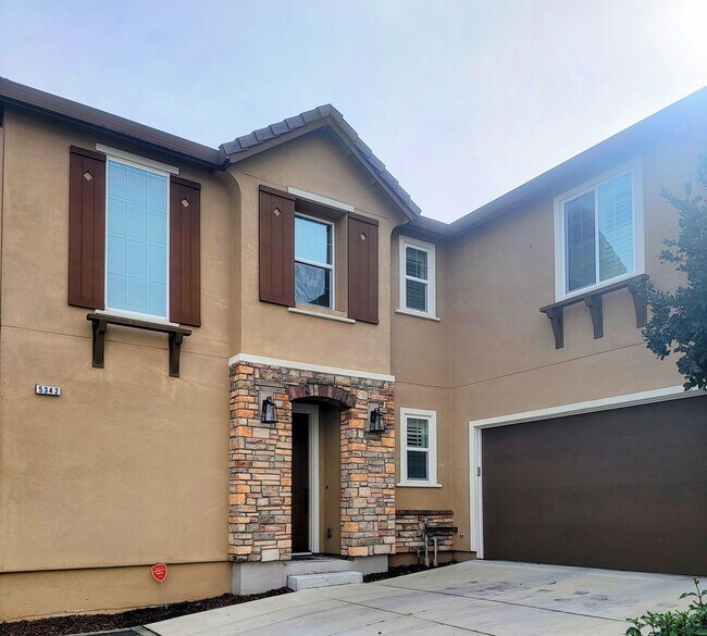 Building Photo - Move-In Special: Get $2,000 Off Your Secur...