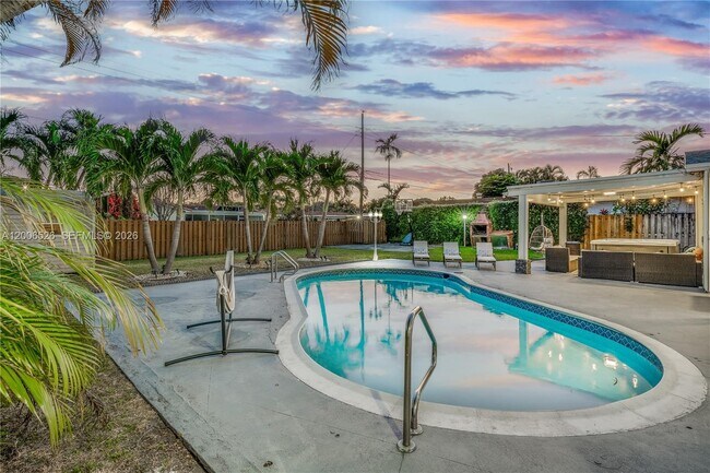 Building Photo - 4212 Van Buren St