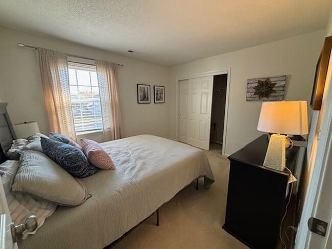 Building Photo - Glenwood