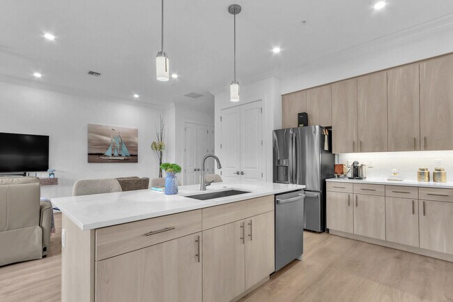 Building Photo - 120 Water Pointe Pl