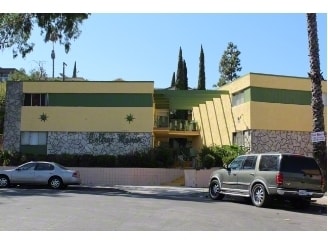 Building Photo - College Manor