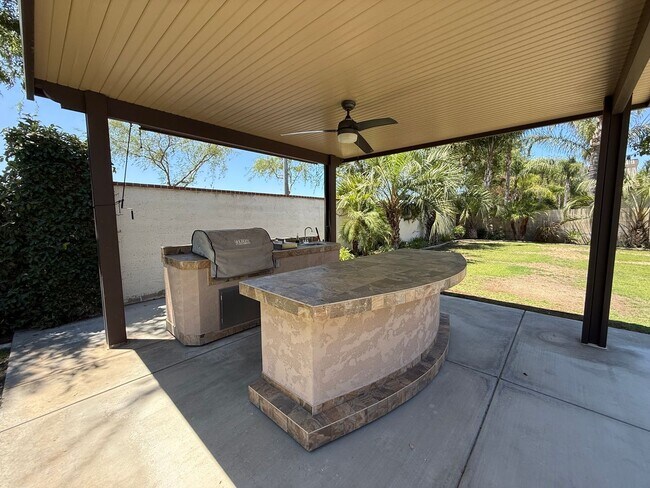 Building Photo - Beautiful 4 Bedroom + Office Home in Grand Island!