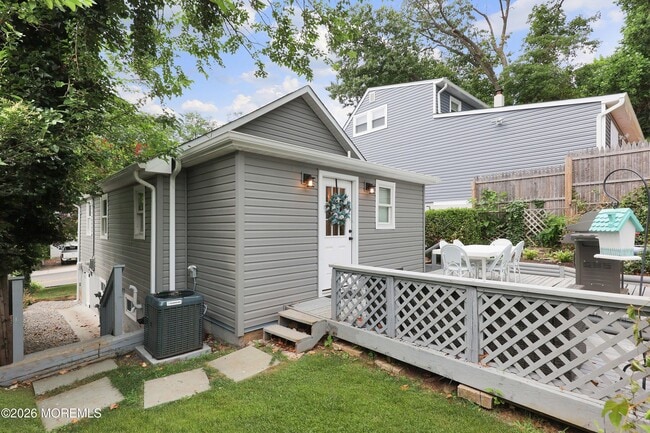 Building Photo - 210 Linden Ave