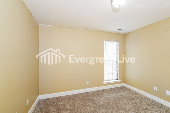 Building Photo - 548 Woodhill Cove Dr