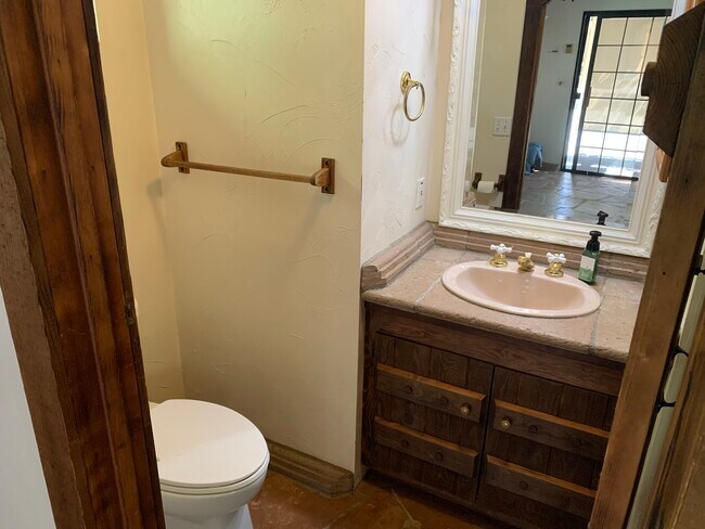 Building Photo - 1881 Rockhoff Rd