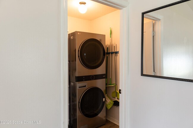 Building Photo - 1572 Holbrook Rd NW