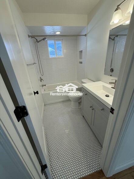 Building Photo - 3591 Kempner Rd S