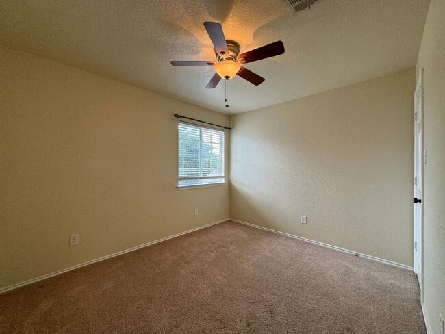 Building Photo - 3-Bedroom House for Rent in Killeen