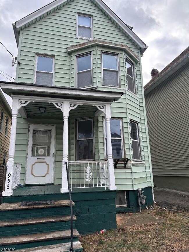 Building Photo - 956 Lafayette St