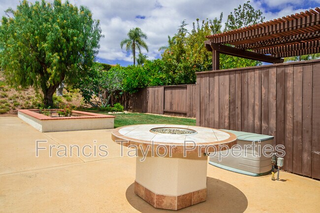 Building Photo - 3209 Avenida Hacienda