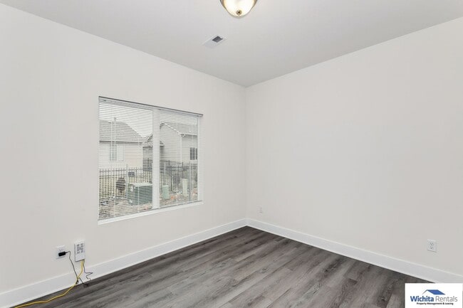 Building Photo - 3 bed, 2 bath patio home - SE Wichita  ***First month's rent free at move in***