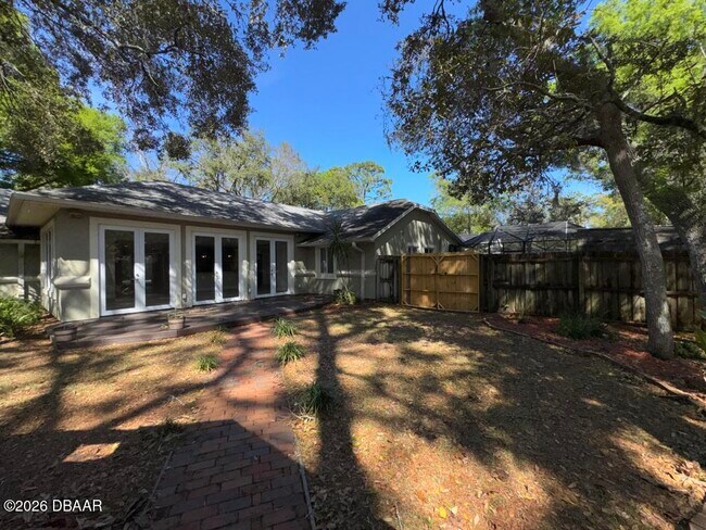 Building Photo - 190 Hidden Hills Dr