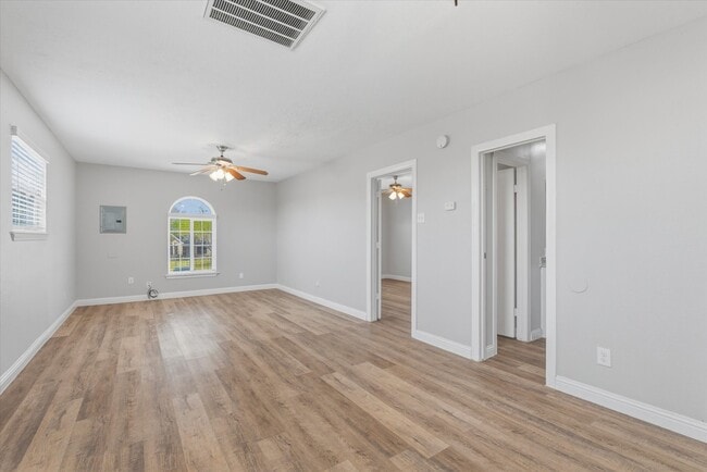 Building Photo - 8902 Courtney Dr