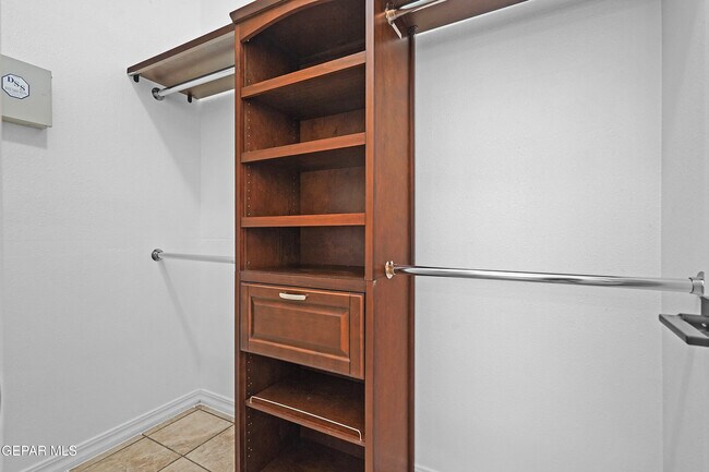 Building Photo - 14696 Jesus Almeida