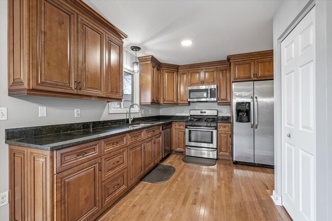 Building Photo - 1720 William Dr