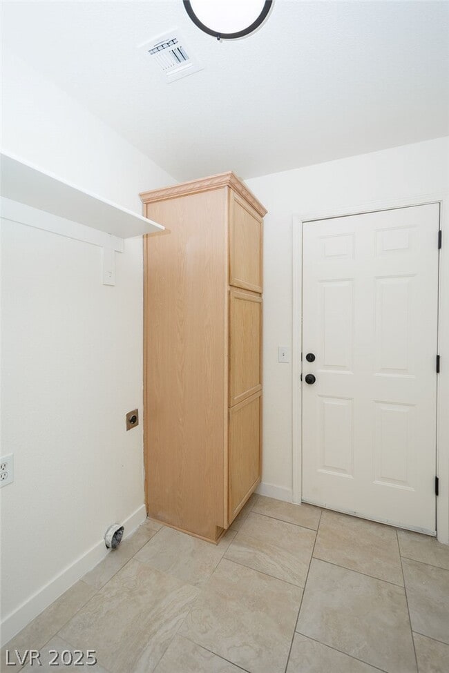 Building Photo - 2021 S Dandelion St