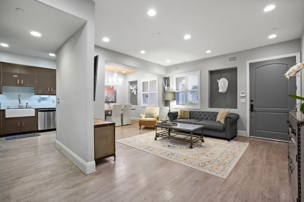 Building Photo - 16123 Sunset Blvd