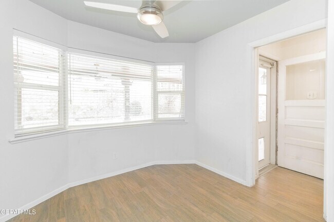 Building Photo - 8608 Catalpa Ln