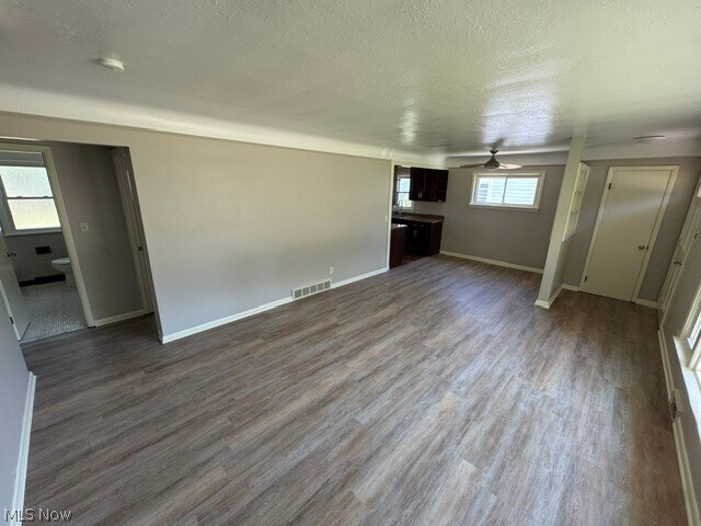 Building Photo - 37317 Park Ave
